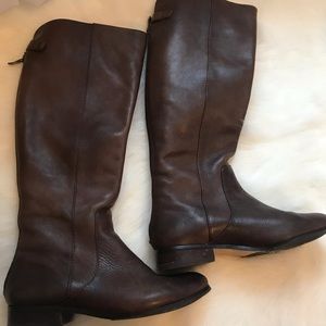Brown Lord and Taylor 424 Fifth leather boots